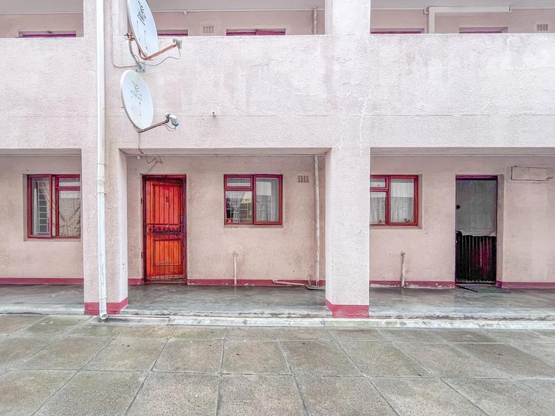 2 Bedroom Property for Sale in Grassy Park Western Cape